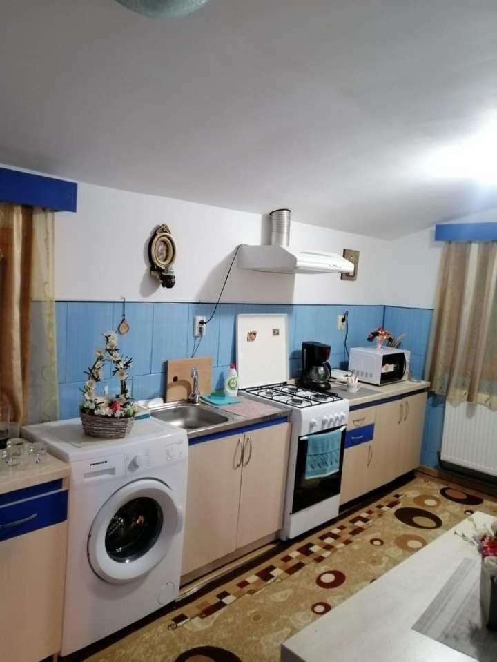 Вилла Casa Cristian Кымпулунг-Молдовенеск Экстерьер фото